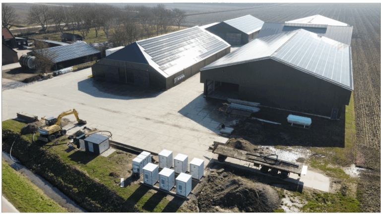 300kW – 1290kWh batterij en 180kW DC-charger