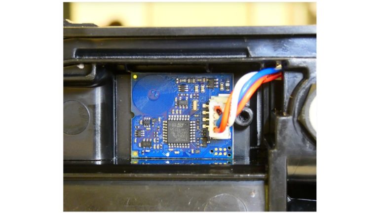 EBE – Capacitive Non-Contact Level Monitoring with Inductive Parameter Adjustment