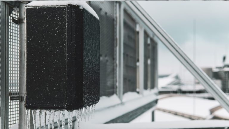 GEOS Outdoor enclosure now also available in black