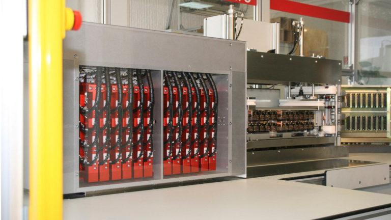 End-of-line tester for relays in railway control technology