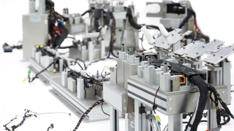 Assembly Stations / Assembly Tables and Fixtures