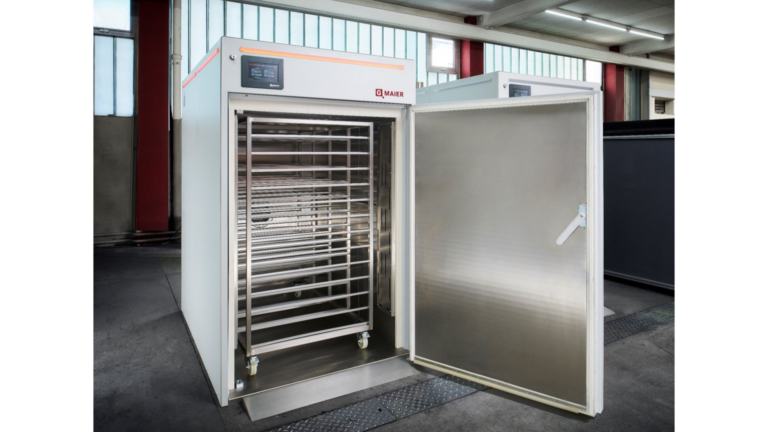 Batch furnace with trolley