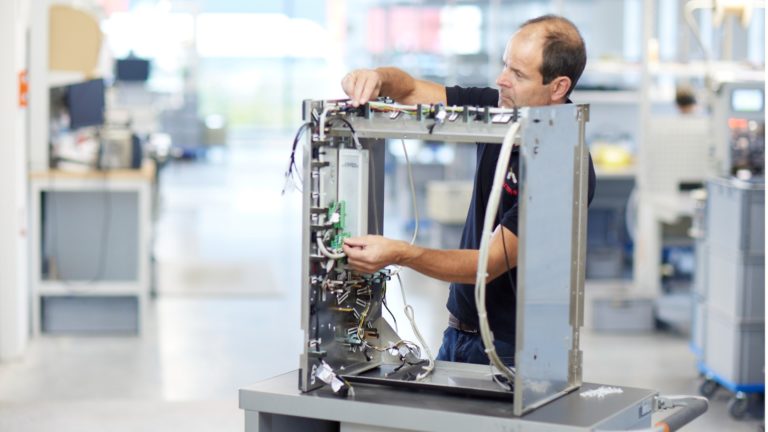 Hochwertige Kabelbäume einbaufertig für Ihre Montage