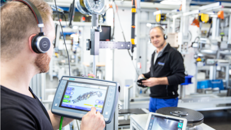 Schnaithmann strengthens after-sales services: Efficient and optimized support of transfer and assembly systems