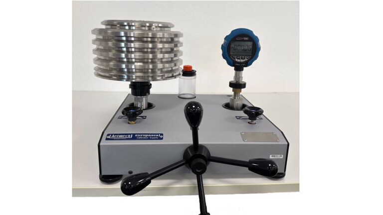 Deadweihgt Tester hydraulic up to 10.000 bar