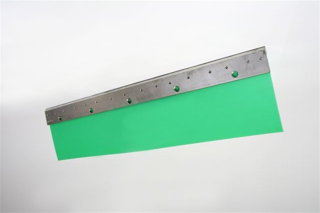 Hartmetall Abstreifleiste mit Edelstahl-Grundkörper