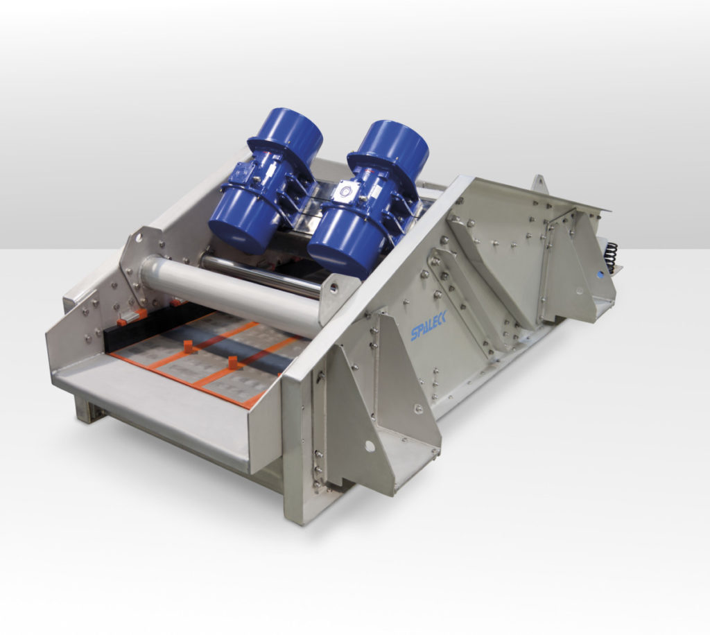 Single deck screen for dewatering regranules