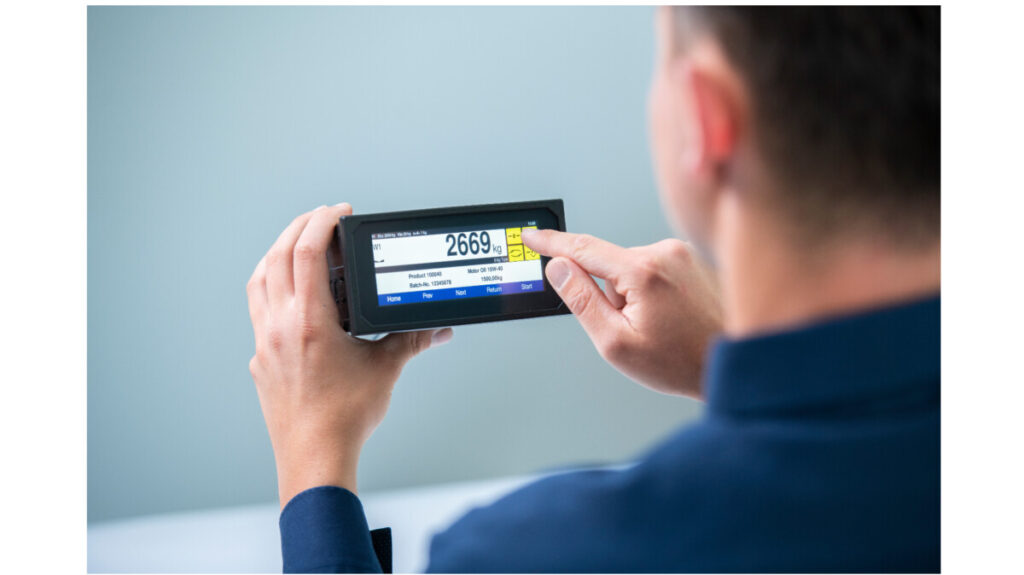 IT5: kompaktes Wägeterminal für Schalttafel-Einbau