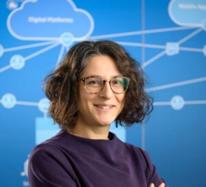 Nazanin Budeus, Profilbild