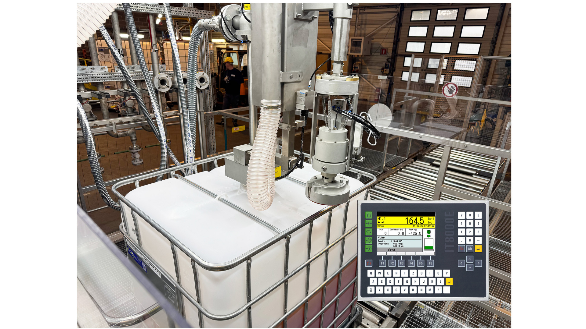 Automatisierte Abf&uuml;llung von Silan f&uuml;r Evonik Antwerpen mit SysTec W&auml;getechnik