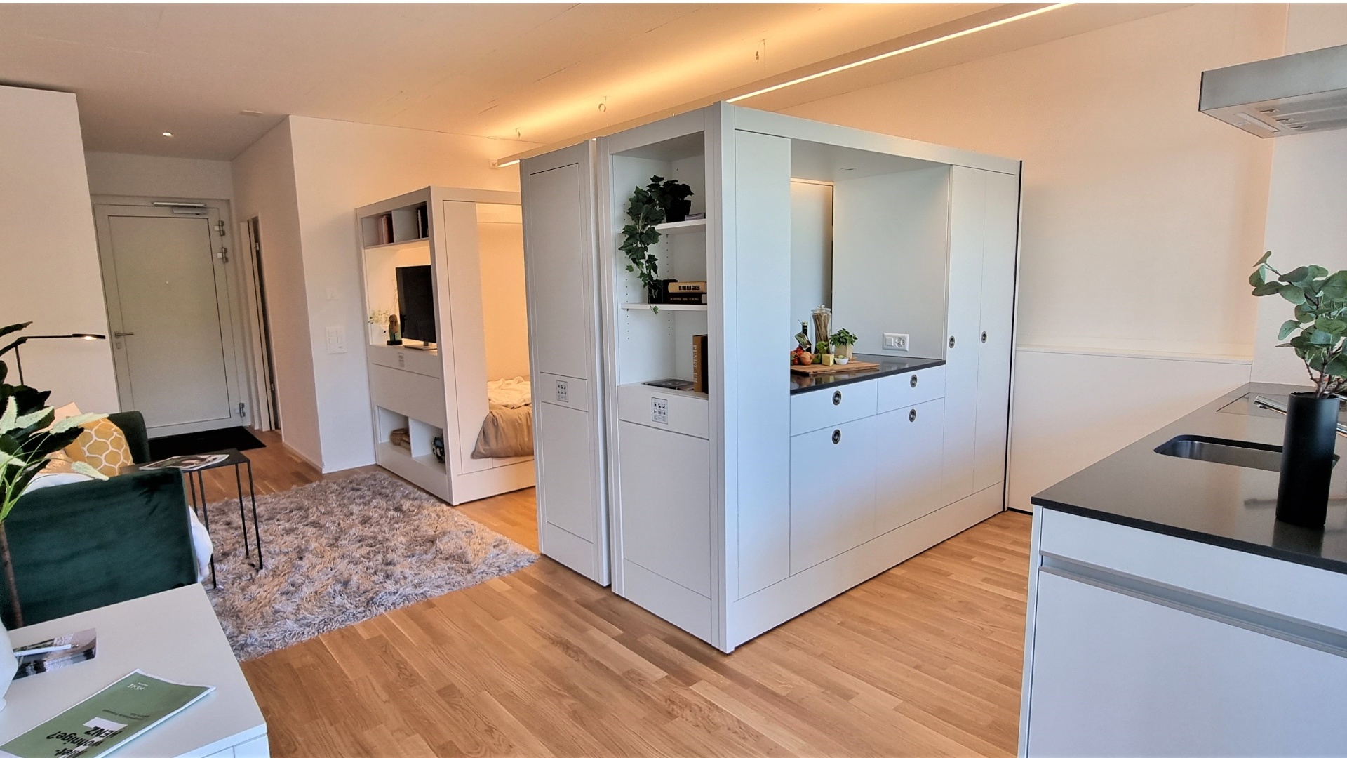 Système de commande de moteur pour meuble avec détection d’obstacles