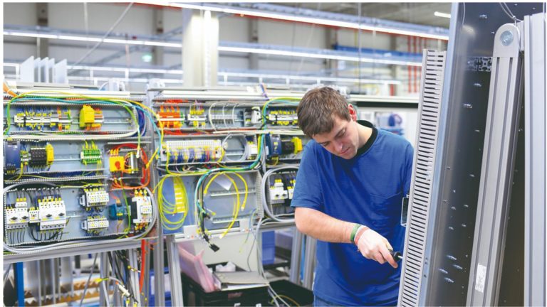 Schaltschrankbau & Engineering