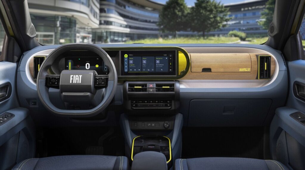 Interieur mit Bambus (FIAT)