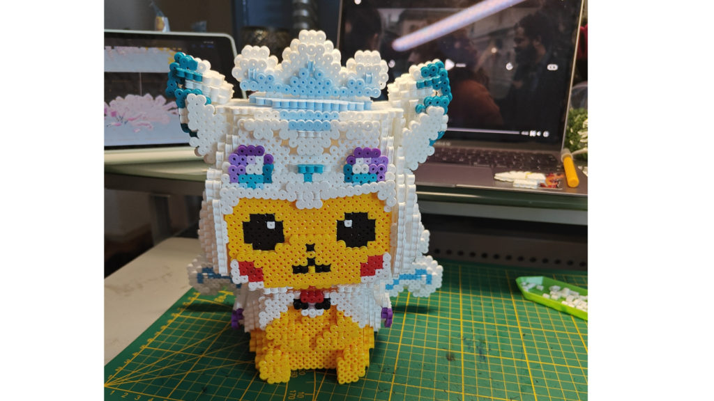 Cosplay Pikachu statue