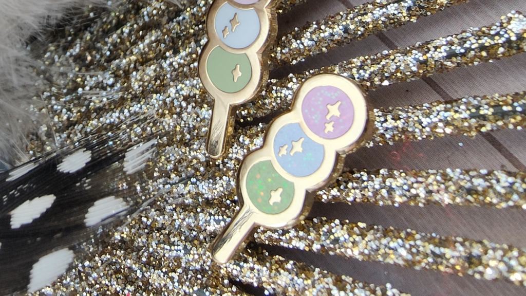 Hanami Dango Mini – Hard Enamel Pin – Gold