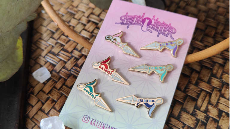 Kunai Minis – Hard Enamel Pin – Gold