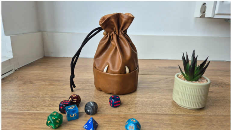 Sac de dés à crocs