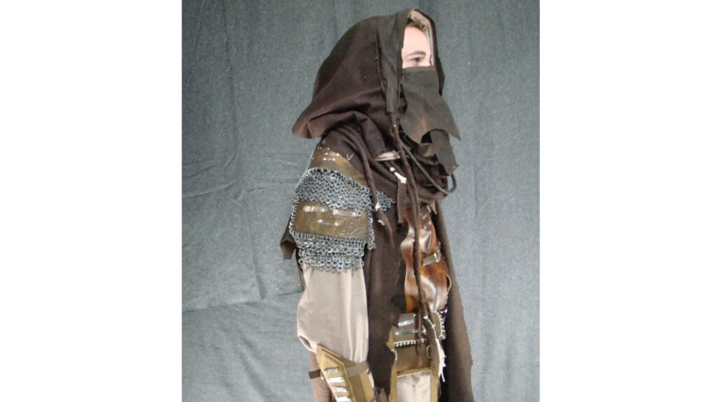 Costumes faits main et sur mesure pour GN, théâtre et cinéma. Chaque pièce est unique.