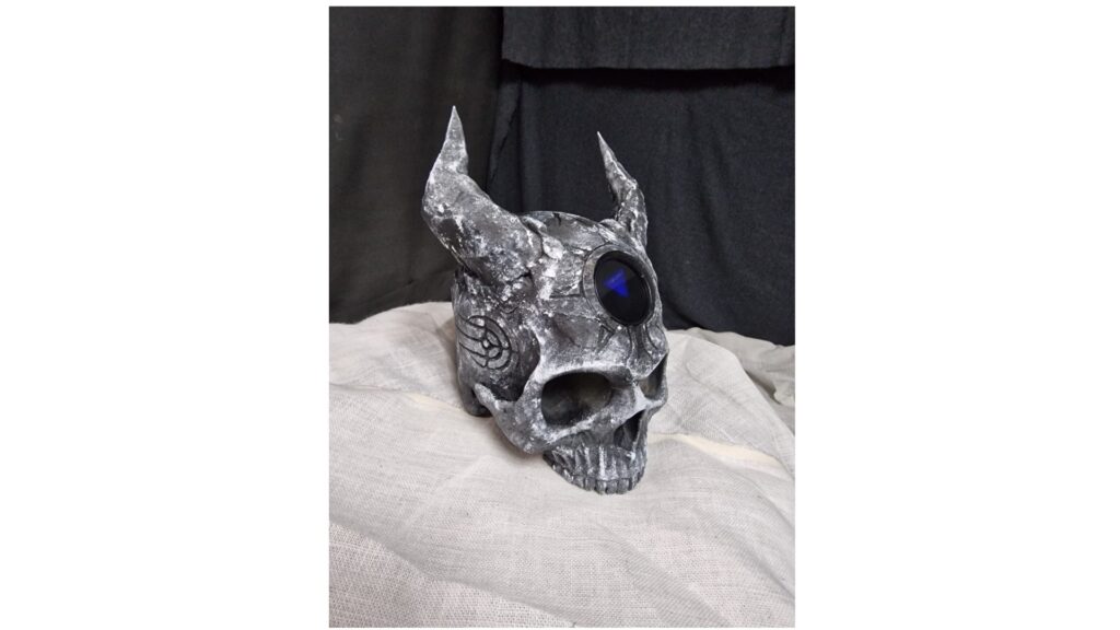 Nous unissons artisanat et électromécanique pour créer des pièces uniques et fonctionnelles — alliant créativité, précision et innovation. Fait main, guidé par la technologie.