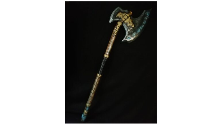 Handgemaakte LARP-zwaarden en speren, veilig en in balans. Elk stuk combineert realisme en stevigheid.