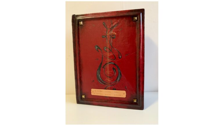 Handgemaakte LARP-accessoires, voor stijl, comfort en avontuur—ideaal voor meeslepende roleplay en fantasy-evenementen