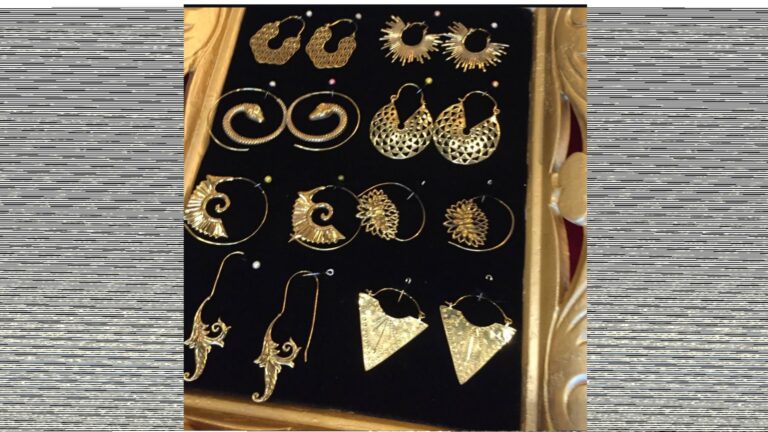 Découvrez des bijoux faits main, créés avec passion, avec ou sans pierres naturelles. Chaque pièce exprime l’élégance, le savoir-faire artisanal et la beauté intemporelle inspirée par la nature.