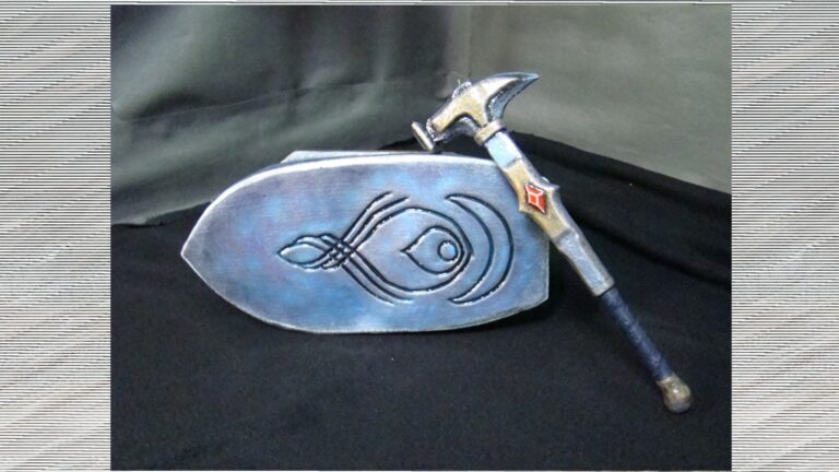 Accessoires LARP faits main, alliant style, confort et aventure—parfaits pour le jeu de rôle immersif et les événements fantastiques