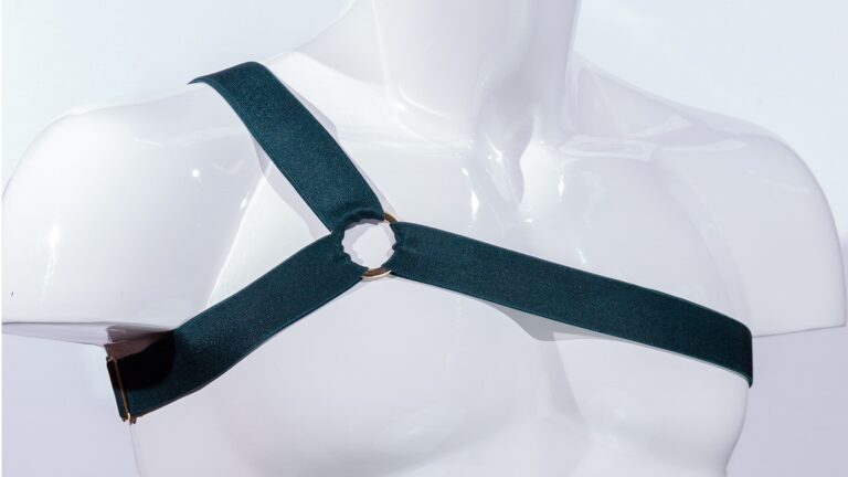 Aero asymmetrical harness