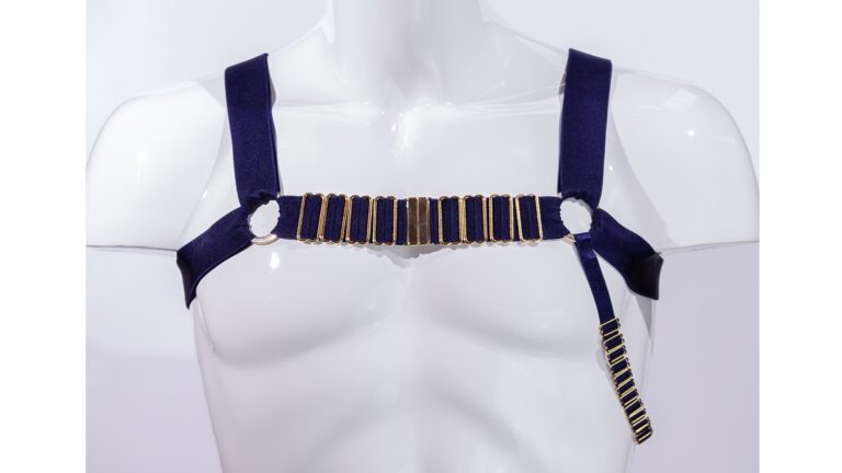 Antics chest harness