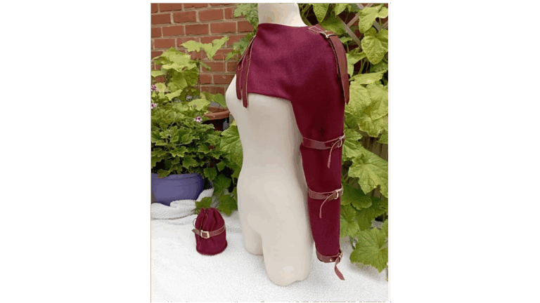 Costumes faits main et sur mesure pour GN, théâtre et cinéma. Chaque pièce est unique.