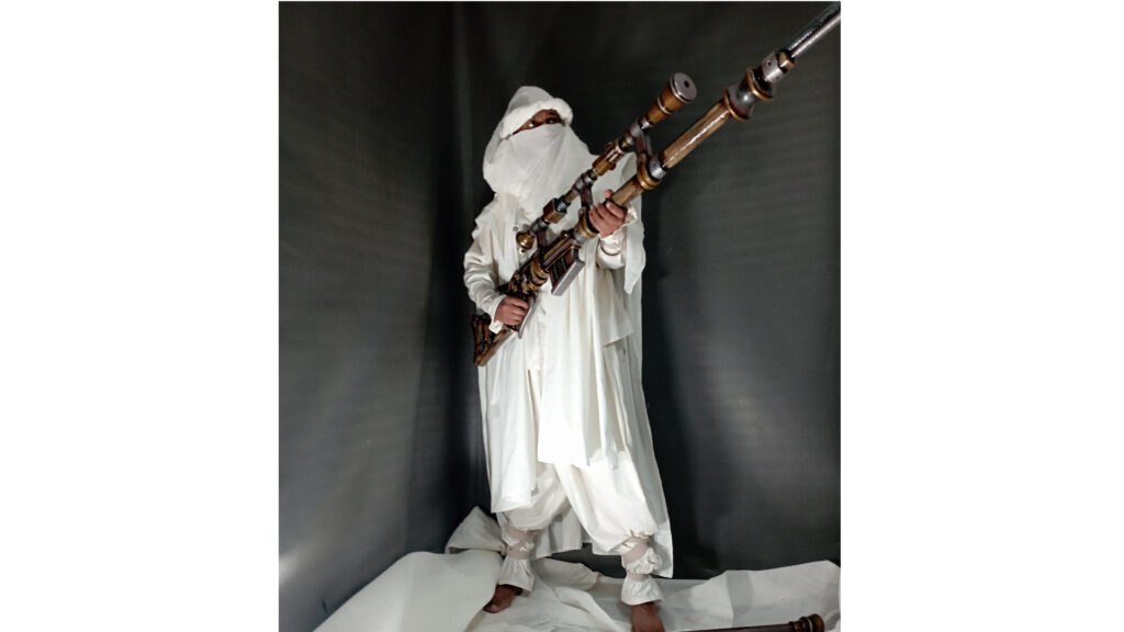 Armes à feu répliques faites main pour GN, théâtre et cinéma. Sûres, réalistes et détaillées.