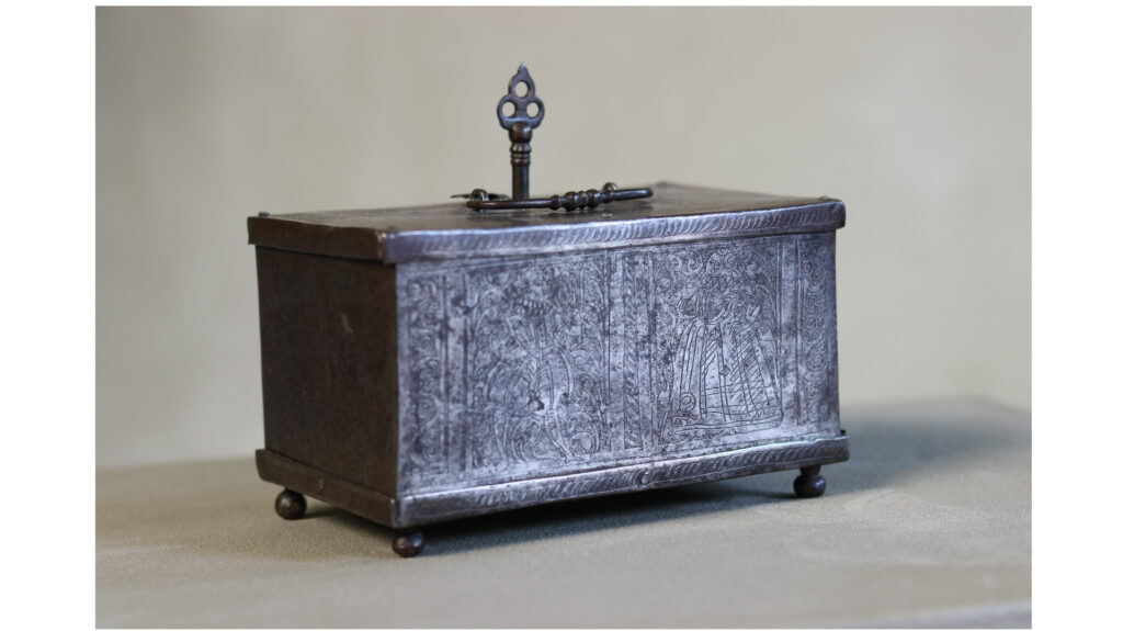 Coffret de mariage en laiton doré, Nuremberg 17ieme siècle