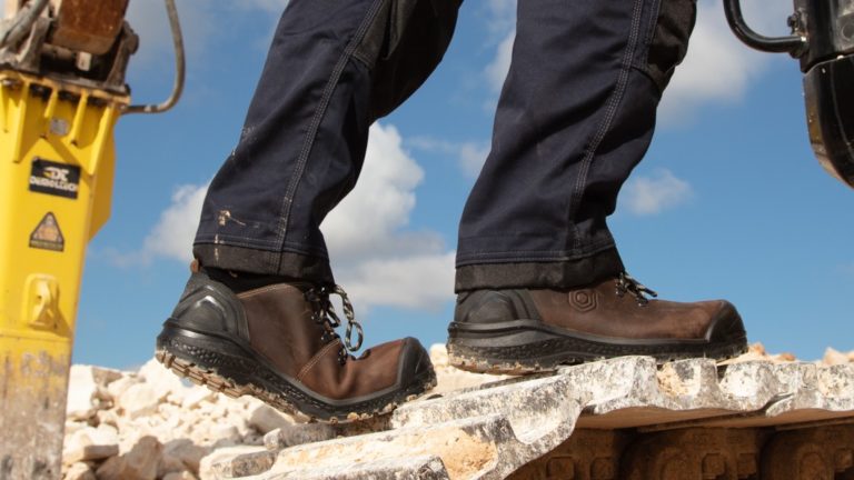 SAFETY SHOES