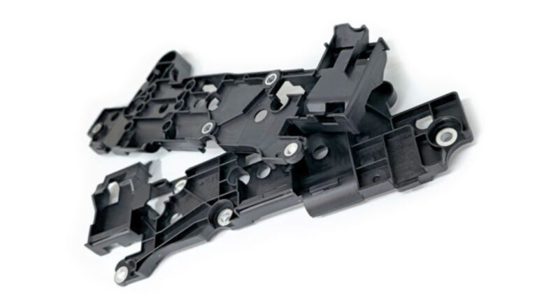 Insert-Molding / Metall­umspritzungen