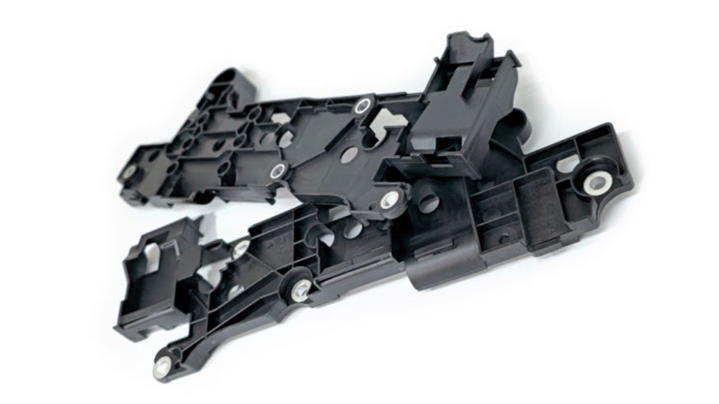 Insert-Molding / Metall­umspritzungen