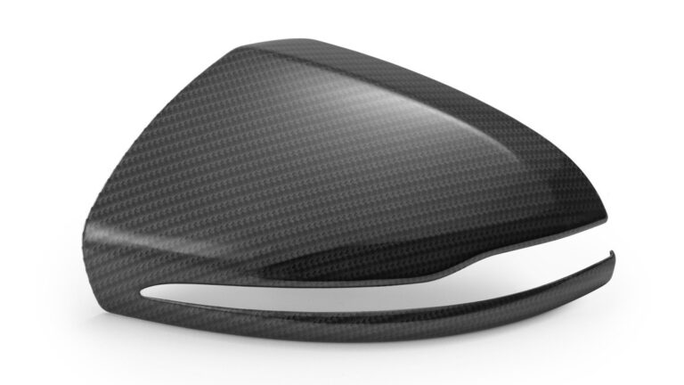 Formteile in Kohlefaseroptik