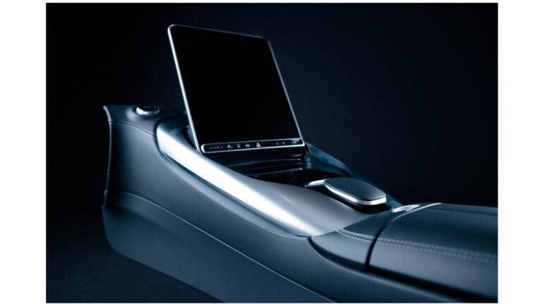 Automotive Mittelkonsole