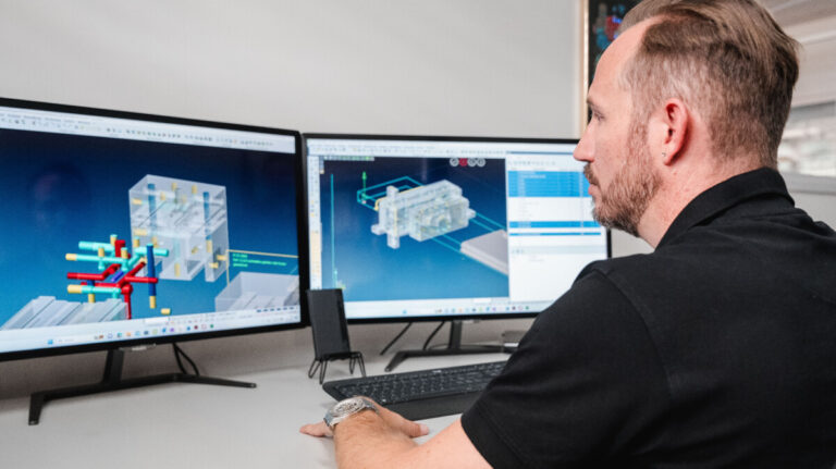 ENTWICKLUNG UND WERKZEUGBAU