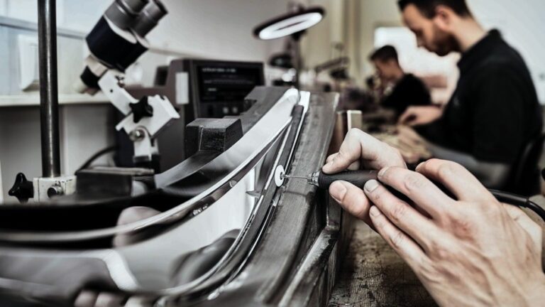 Hochglanzpolieren und Konturwiederherstellung