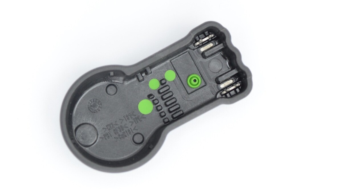 INTELLIGENTES SPRITZGIESSEN: REIFENDRUCKSENSORIK „AUS EINEM GUSS“