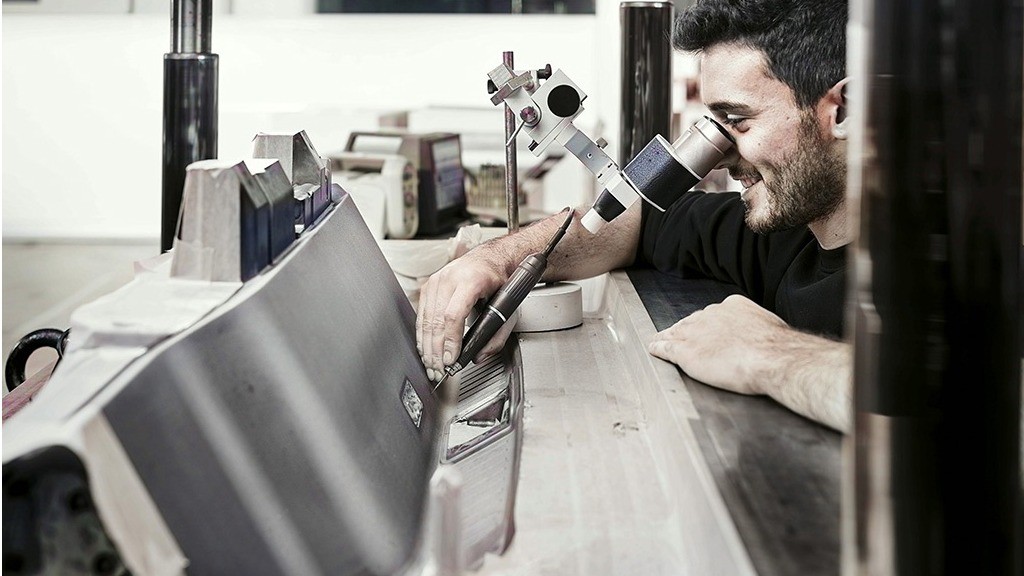 Narbungsreparaturen & Glanzgradeinstellung