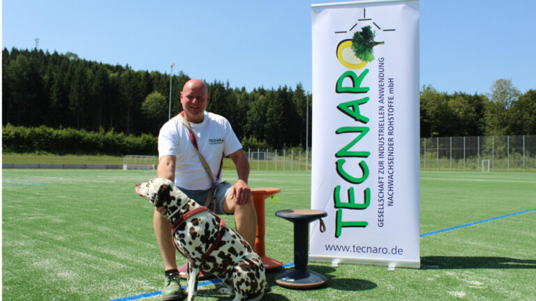 Bio-Kunstrasen (NAKURA: Naturkunstrasen) nachhaltig, umweltfreundlich, spieltauglich