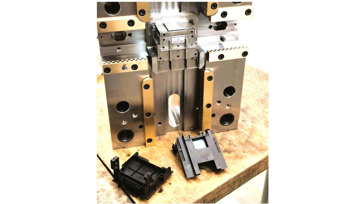 Injection mold