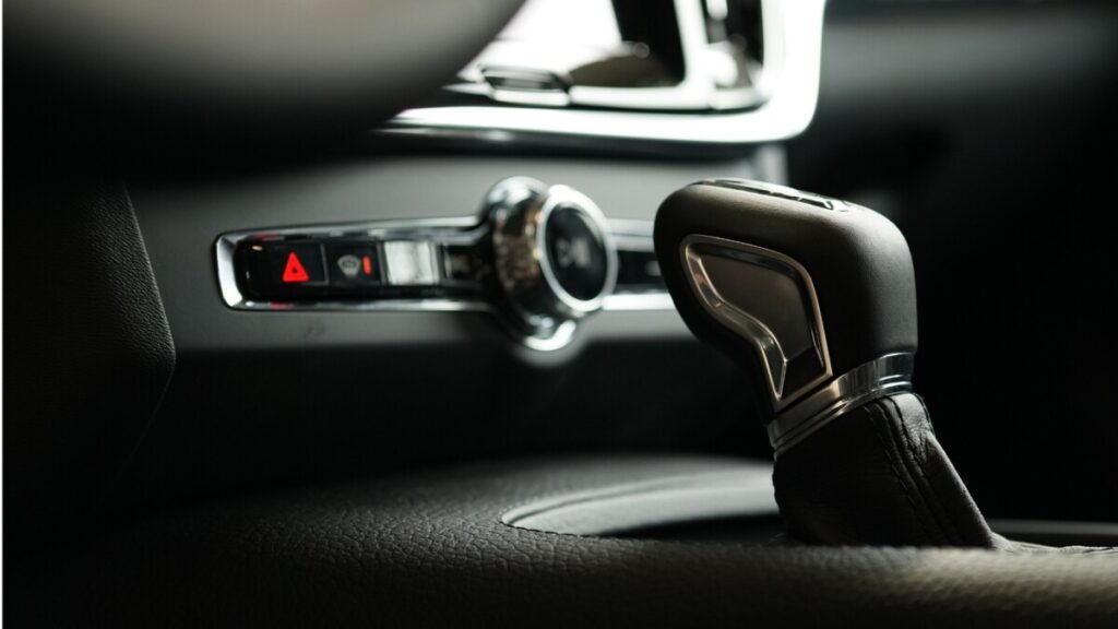 HEXPOL entwickelt emissionsarme TPE-Materialien mit Recyclinganteil für den Fahrzeuginnenraum