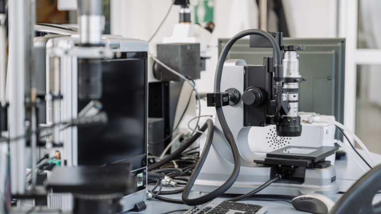 Kunststoffe analysieren und prüfen