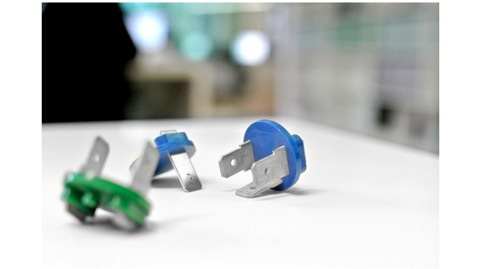 Umspritzen von Metallteilen