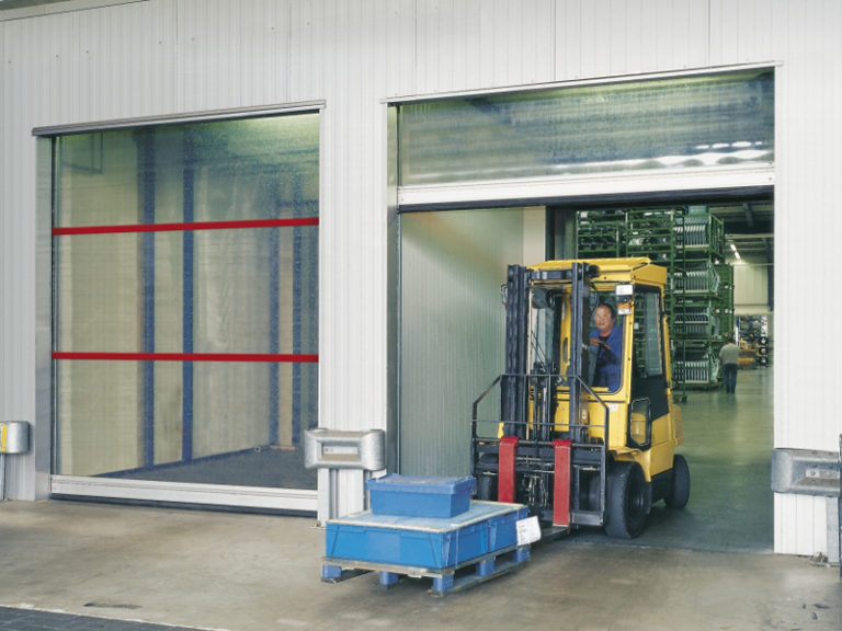 S 2000 L – Internal and external door with transparent curtain