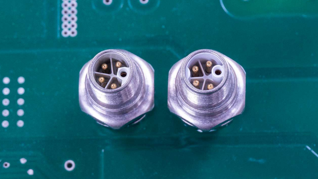 Neue Rundsteckverbinder für M12 Power Anwendungen (IEC 61076-2-111)