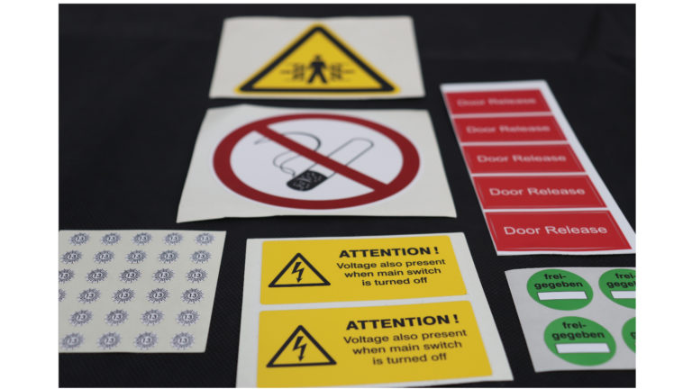 Aufkleberserien im Digitaldruckverfahren mit Schutzlaminat