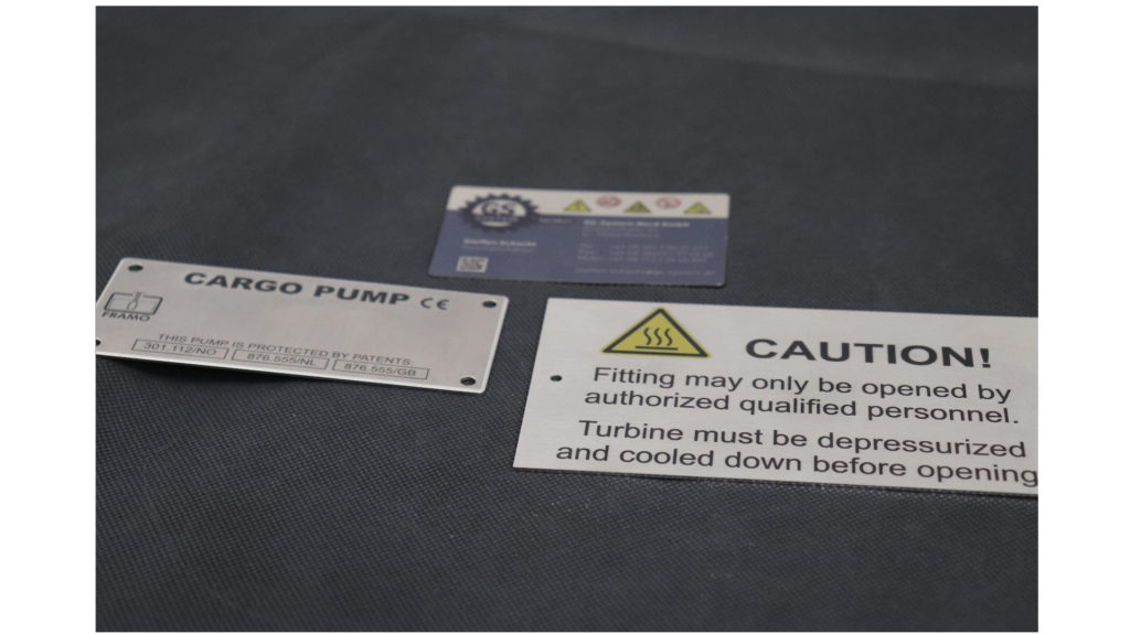 Edelstahl- und Aluminiumschilder im Digitaldruckverfahren